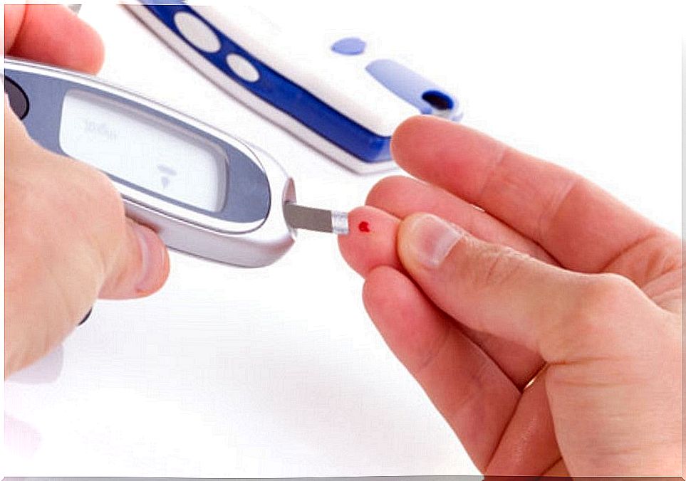 Taking blood sugar with the help of the glucometer