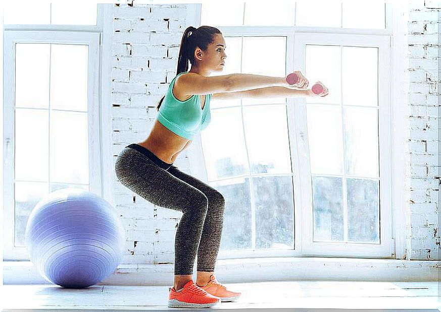 Squats-to-strengthen-the-glutes