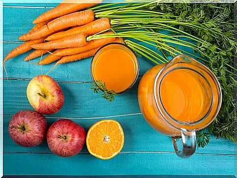 Carrot-and-apple-smoothie