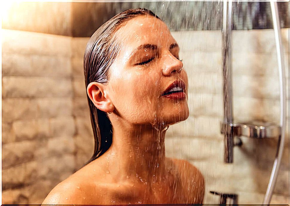 7 surprising benefits of showering with cold water every morning