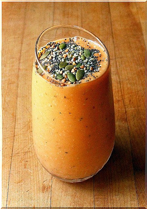 smoothies-with-carrots-and-oranges