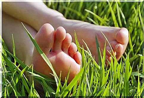 The surprising benefits of going barefoot