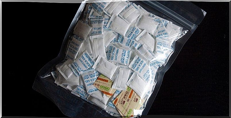 silica gel sachets